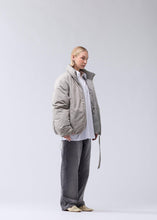 Laden Sie das Bild in den Galerie-Viewer, New Amsterdam - Reversible Safety Jacket - Silver Rand Jacken New Amsterdam