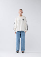 Laden Sie das Bild in den Galerie-Viewer, New Amsterdam - Knitted Logo Longsleeve - Ecru Longsleeves New Amsterdam