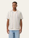 Laden Sie das Bild in den Galerie-Viewer, Les Deux - Lawson Stripe SS Shirt - Eggnog White Hemden Les Deux