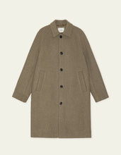 Laden Sie das Bild in den Galerie-Viewer, Les Deux - Solid Wool Coat - Dark sand Melange Jacken Les Deux