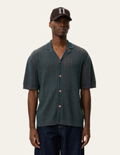 Laden Sie das Bild in den Galerie-Viewer, Les Deux - Evan Knitted Shirt - Regular fit - Sea moss green Hemden Les Deux