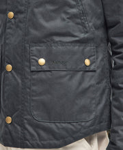Laden Sie das Bild in den Galerie-Viewer, Barbour - Reelin Wachsjacke - Sage Jacken Barbour