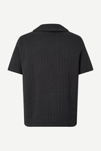 Laden Sie das Bild in den Galerie-Viewer, Samsøe Samsøe - Sakvistbro Shirt 15510 - Black T-Shirts Samsøe Samsøe