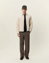 Laden Sie das Bild in den Galerie-Viewer, Les Deux - Corduroy Zipper Coach Jacket - Ivory Jacken Les Deux