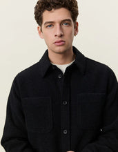 Laden Sie das Bild in den Galerie-Viewer, Les Deux - Bouclé Overshirt - Black Sweatshirts Les Deux