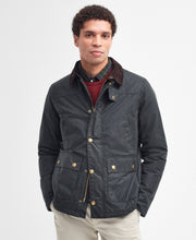 Laden Sie das Bild in den Galerie-Viewer, Barbour - Reelin Wachsjacke - Sage Jacken Barbour