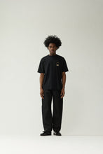 Laden Sie das Bild in den Galerie-Viewer, New Amsterdam - ECLIPSE TEE -BLACK