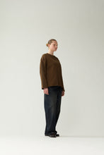 Laden Sie das Bild in den Galerie-Viewer, New Amsterdam - LOGO LONGSLEEVE WAFFLE- BROWN