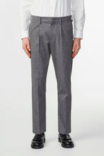 Laden Sie das Bild in den Galerie-Viewer, NN07 - Bill Tapered Hose - Dunkelgrau Hosen NN07