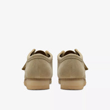 Laden Sie das Bild in den Galerie-Viewer, Clarks - Wallabe - Hellbraunes Veloursleder Schuhe Clarks