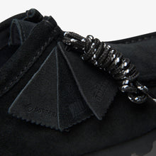 Laden Sie das Bild in den Galerie-Viewer, Clarks - Wallabee GORE-TEX - Black Suede Schuhe Clarks