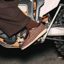 Laden Sie das Bild in den Galerie-Viewer, Clarks - Wallabee - Brown Tweed Combi Schuhe Clarks