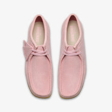 Laden Sie das Bild in den Galerie-Viewer, Clarks - Wallabee - Hellrosa Wildleder Schuhe Clarks
