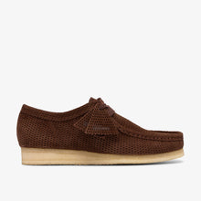 Laden Sie das Bild in den Galerie-Viewer, Clarks - Wallabee - Brown Perforated Schuhe Clarks