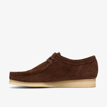 Laden Sie das Bild in den Galerie-Viewer, Clarks - Wallabee - Brown Perforated Schuhe Clarks