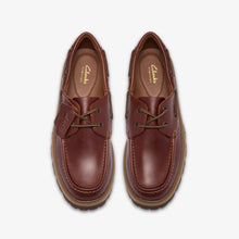 Laden Sie das Bild in den Galerie-Viewer, Clarks - Wallabee - Cleyhill Boat Braunes Leder