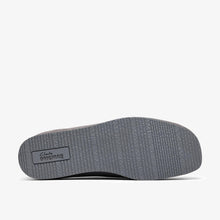 Laden Sie das Bild in den Galerie-Viewer, Clarks - Wallabee Lite - Graues Veloursleder