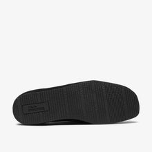 Laden Sie das Bild in den Galerie-Viewer, Clarks - Wallabee Lite - Schwarz/Schwarzes Wildleder