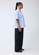 Laden Sie das Bild in den Galerie-Viewer, New Amsterdam - Wijk Shirt - White/Blue Stripes Hemden New Amsterdam