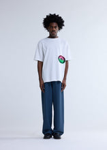 Laden Sie das Bild in den Galerie-Viewer, New Amsterdam - SURF CENTRE TEE WASHED WHITE T-Shirts New Amsterdam