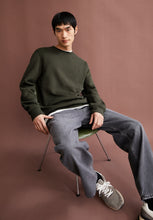 Laden Sie das Bild in den Galerie-Viewer, Armedangels - Baaro Fleece Sweatshirt - Forest Pine Pullover Armedangels
