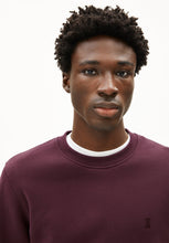 Laden Sie das Bild in den Galerie-Viewer, Armedangels - Baaro Fleece Sweatshirt - Dark Cranberry Pullover Armedangels