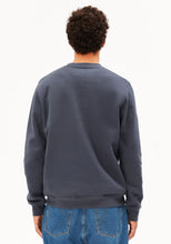 Laden Sie das Bild in den Galerie-Viewer, Armedangels - Baaro Fleece Sweatshirt - Moonshadow