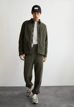 Laden Sie das Bild in den Galerie-Viewer, Armedangels - Yunaai Overshirt - Forest Pine Jacken Armedangels