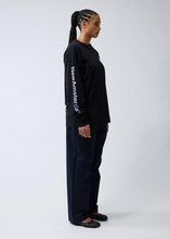 Laden Sie das Bild in den Galerie-Viewer, New Amsterdam - Logo Longsleeve - Black/Purple Longsleeves New Amsterdam