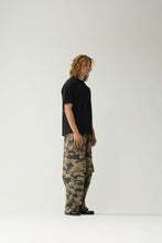 Laden Sie das Bild in den Galerie-Viewer, New Amsterdam - CPR TEE BLACK - BLACK