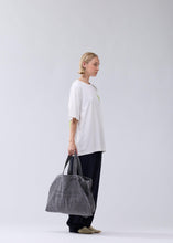 Laden Sie das Bild in den Galerie-Viewer, New Amsterdam - Chair T-Shirt - White T-Shirts New Amsterdam