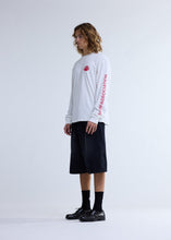 Laden Sie das Bild in den Galerie-Viewer, New Amsterdam - LOGO LONGSLEEVE WASHED WHITE/DEEP RED Longsleeves New Amsterdam