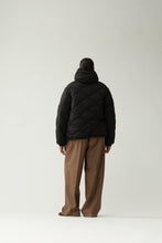 Laden Sie das Bild in den Galerie-Viewer, New Amsterdam - New Amsterdam, Detachable Jacket AW26, Black Jacken New Amsterdam