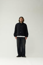 Laden Sie das Bild in den Galerie-Viewer, New Amsterdam - WOOL COACH JACKET BLACK