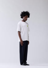 Laden Sie das Bild in den Galerie-Viewer, New Amsterdam - Chair T-Shirt - White T-Shirts New Amsterdam