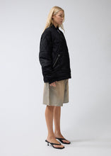 Laden Sie das Bild in den Galerie-Viewer, New Amsterdam - Quilted Jacket - Black Jacken New Amsterdam