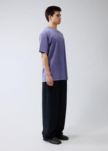 Laden Sie das Bild in den Galerie-Viewer, New Amsterdam - Logo Tee - Purple Haze T-Shirts New Amsterdam
