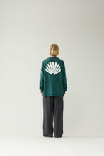 Laden Sie das Bild in den Galerie-Viewer, New Amsterdam - LOGO LONGSLEEVE - BOTTLE GREEN