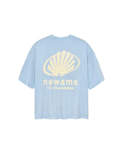 Laden Sie das Bild in den Galerie-Viewer, New Amsterdam - CORPORATE LOGO TEE BABY BLUE T-Shirts New Amsterdam