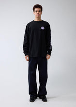 Laden Sie das Bild in den Galerie-Viewer, New Amsterdam - Logo Longsleeve - Black/Purple Longsleeves New Amsterdam