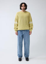 Laden Sie das Bild in den Galerie-Viewer, New Amsterdam - Logo Crew Knit - Apple Green Sweatshirts New Amsterdam