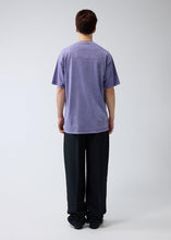 Laden Sie das Bild in den Galerie-Viewer, New Amsterdam - Logo Tee - Purple Haze T-Shirts New Amsterdam