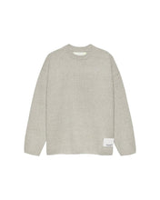 Laden Sie das Bild in den Galerie-Viewer, New Amsterdam - KNITTED STAMP CREWNECK GREY - MELANGE Sweatshirts New Amsterdam