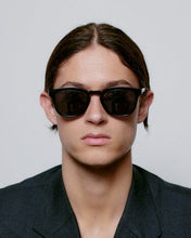 Laden Sie das Bild in den Galerie-Viewer, A. Kjærbede - Bate Sunglasses - Black Accessoires A. Kjærbede