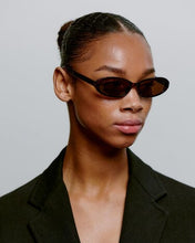 Laden Sie das Bild in den Galerie-Viewer, A. Kjærbede - Macy Sunglasses - Demi Tortoise Accessoires A. Kjærbede