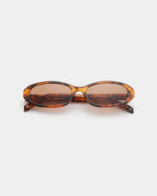 Laden Sie das Bild in den Galerie-Viewer, A. Kjærbede - Macy Sunglasses - Havana Accessoires A. Kjærbede