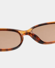Laden Sie das Bild in den Galerie-Viewer, A. Kjærbede - Macy Sunglasses - Havana Accessoires A. Kjærbede