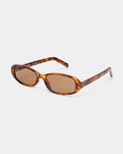 Laden Sie das Bild in den Galerie-Viewer, A. Kjærbede - Macy Sunglasses - Havana Accessoires A. Kjærbede
