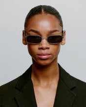 Laden Sie das Bild in den Galerie-Viewer, A. Kjærbede - Noah Sunglasses - Silver Black Accessoires A. Kjærbede