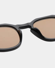 Laden Sie das Bild in den Galerie-Viewer, A. Kjærbede - Zan Sunglasses - Black Accessoires A. Kjærbede
